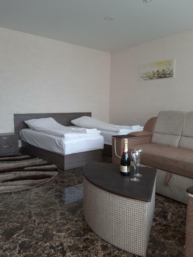 Arka Hotel Mažeikiai Kültér fotó