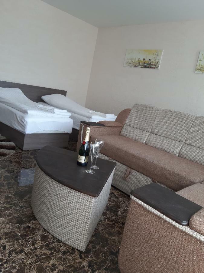 Arka Hotel Mažeikiai Kültér fotó