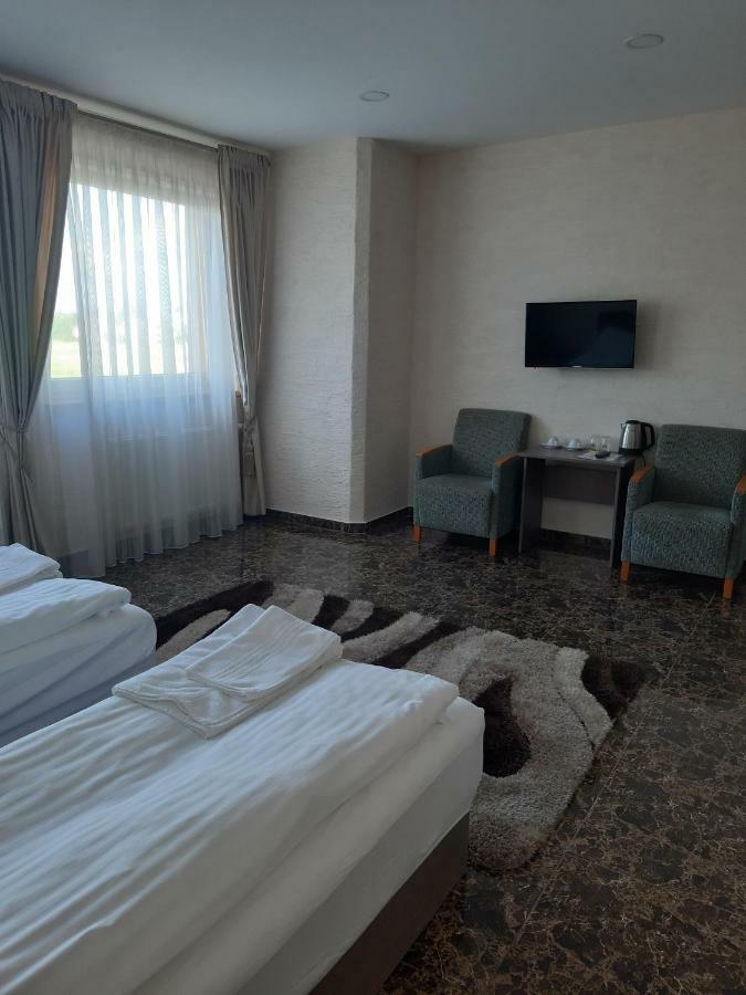 Arka Hotel Mažeikiai Kültér fotó